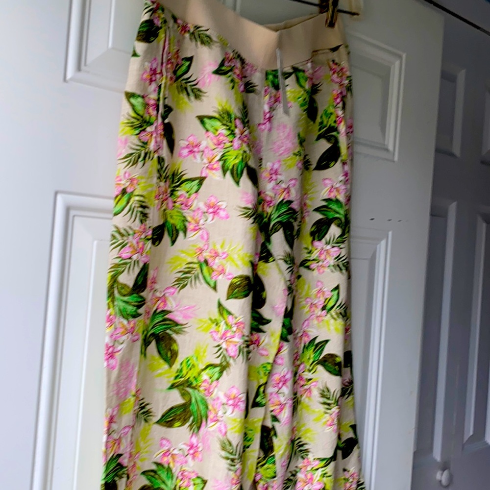 Ladies comfy crop pants. Linen. 2 pockets.